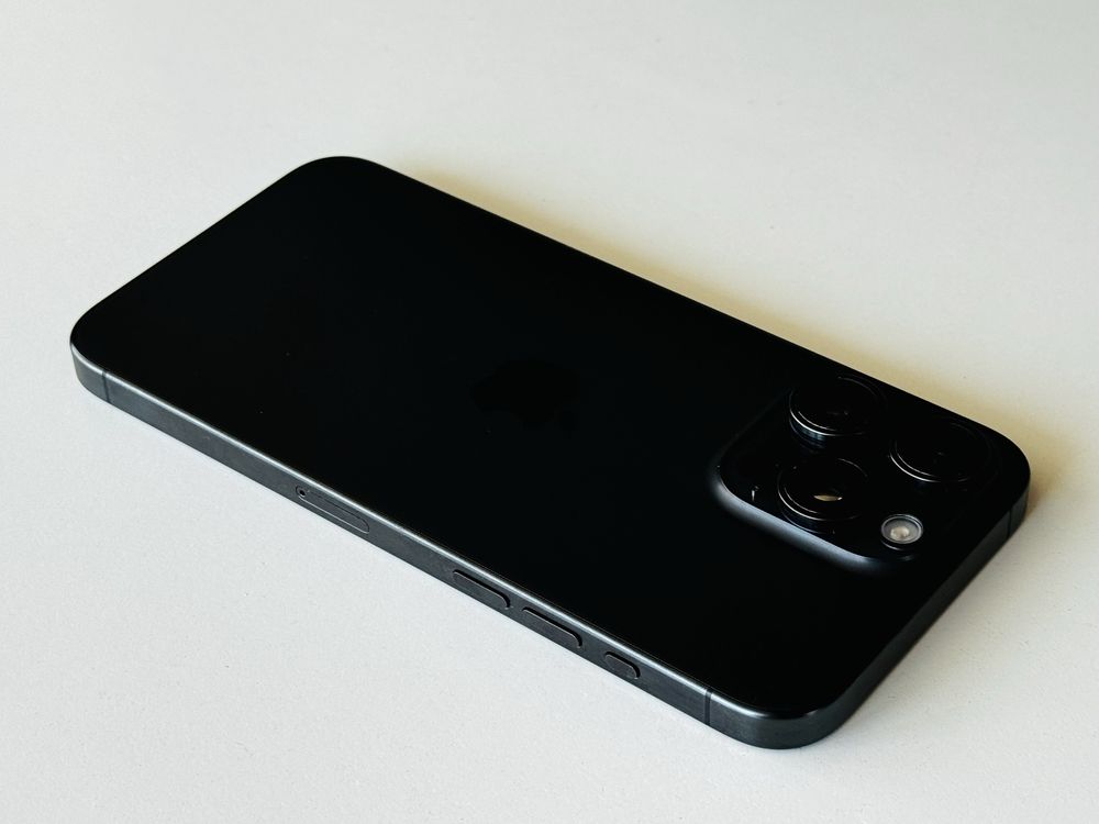 Iphone 15 Pro Max 256GB Black Titanium Гаранция 6 месеца