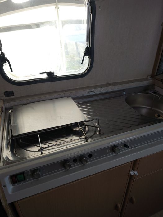 Vând rulota sau schimb cu Toyota RAV4 an 2000-2005 in 3 usi