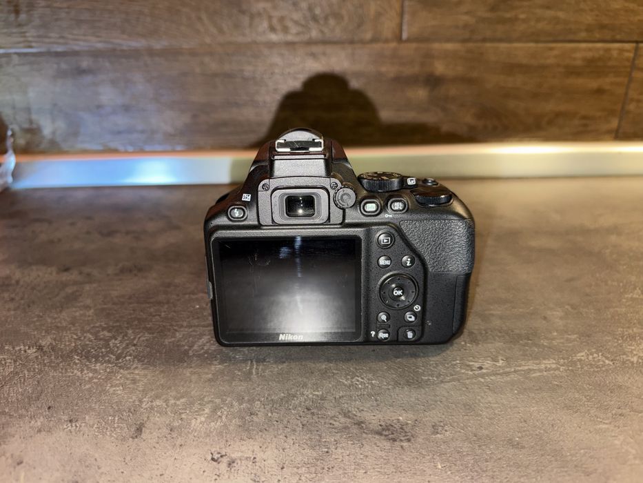 Vand Nikon d3500 + obiectiv 18-55 mm