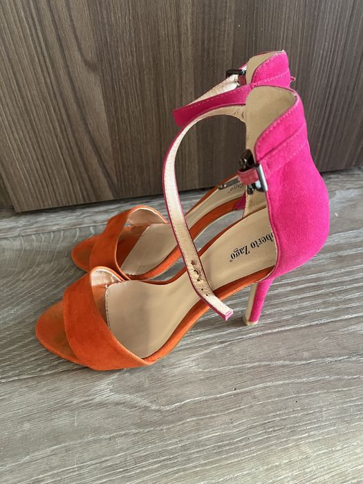 сандали на висок ток, номер 38.