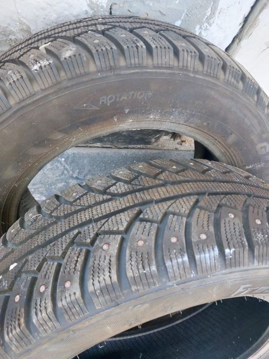 Шипы 215/60/R16 в идеальном состоянии