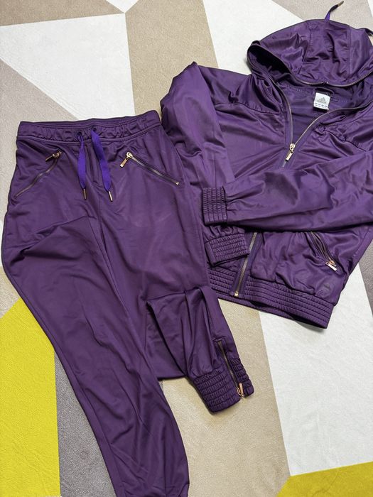 Дамски екипи запазени