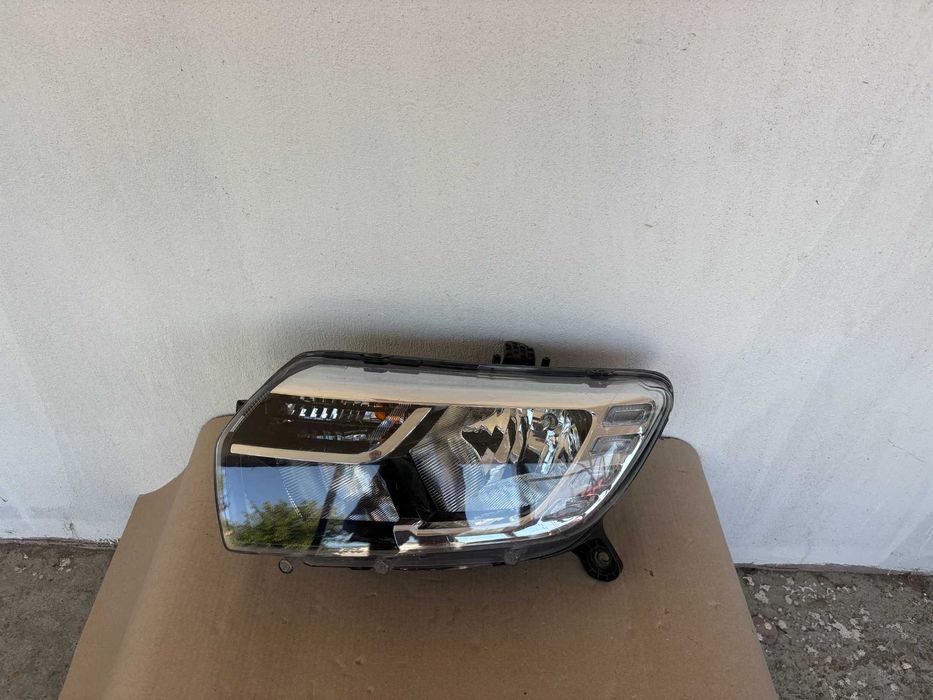 Far stanga Dacia Logan / Sandero 2 facelift dupa 2018 original