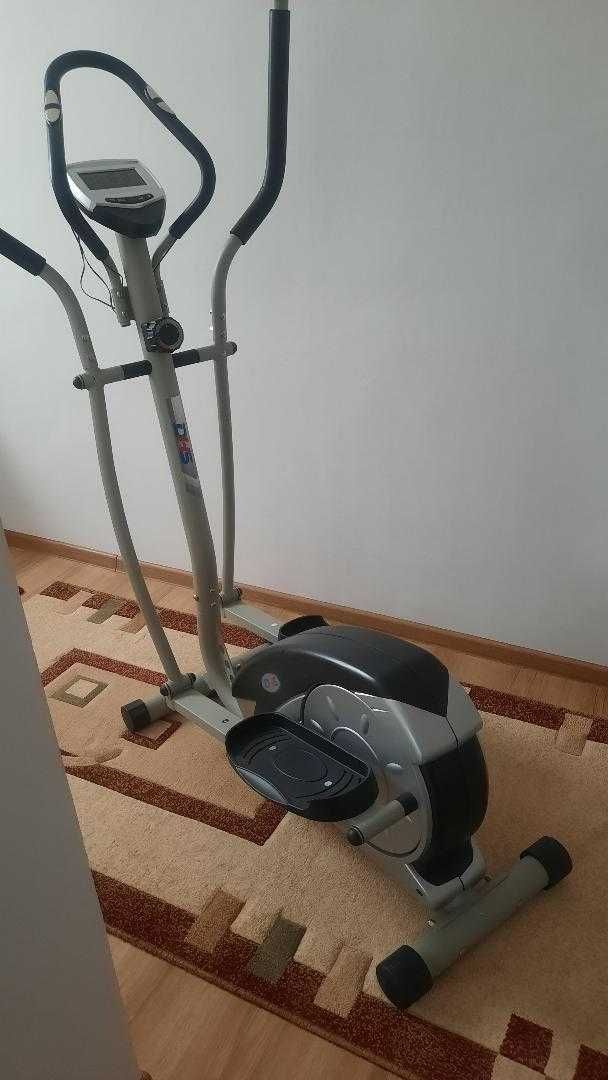 Vind bicicleta magnetica miini picioare DH5 ,pentru fitness
