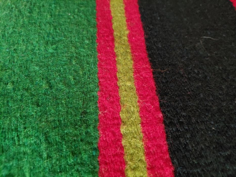 Covor din lână, culori superbe, lungime 3metri lățime 80cm.