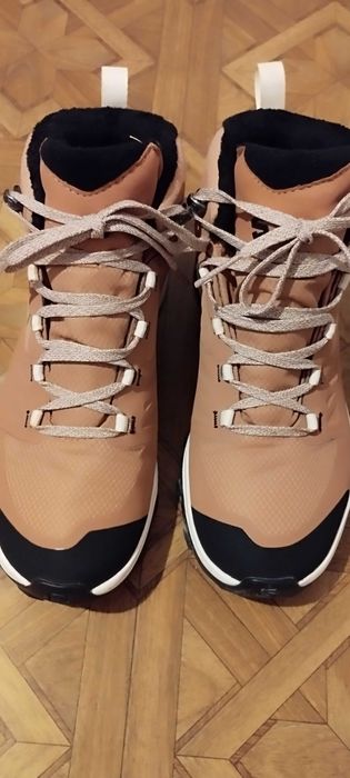 Дамски обувки за преходи и ежедневие Salomon