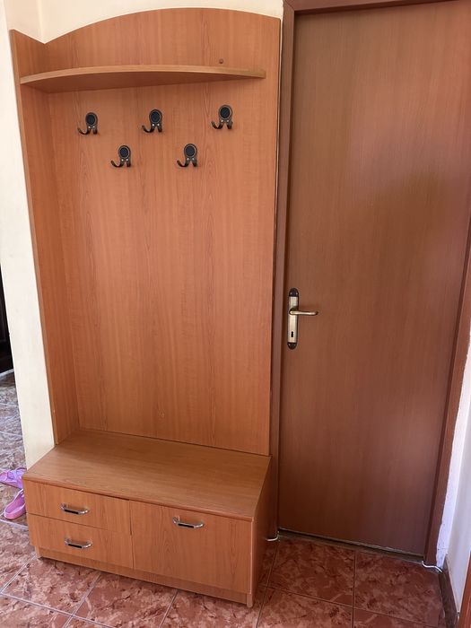 Vand cuier in stare foarte buna