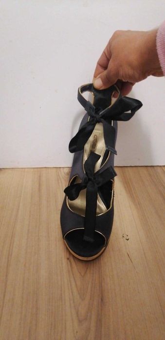 Дамски обувки на ток