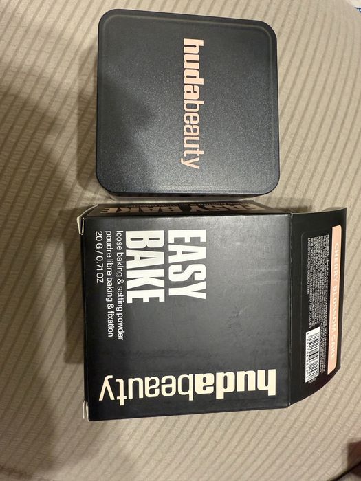 Пудра HudaBeauty