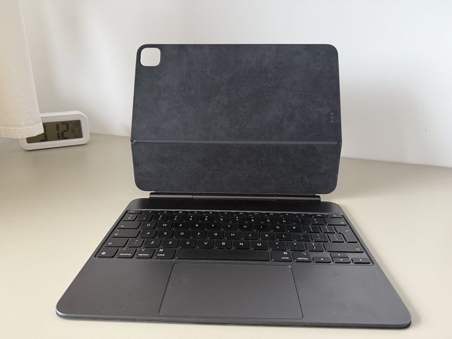 Tastaura Ipad Pro 13 M4 Magic Keyboard DE VANZARE garantie valabila