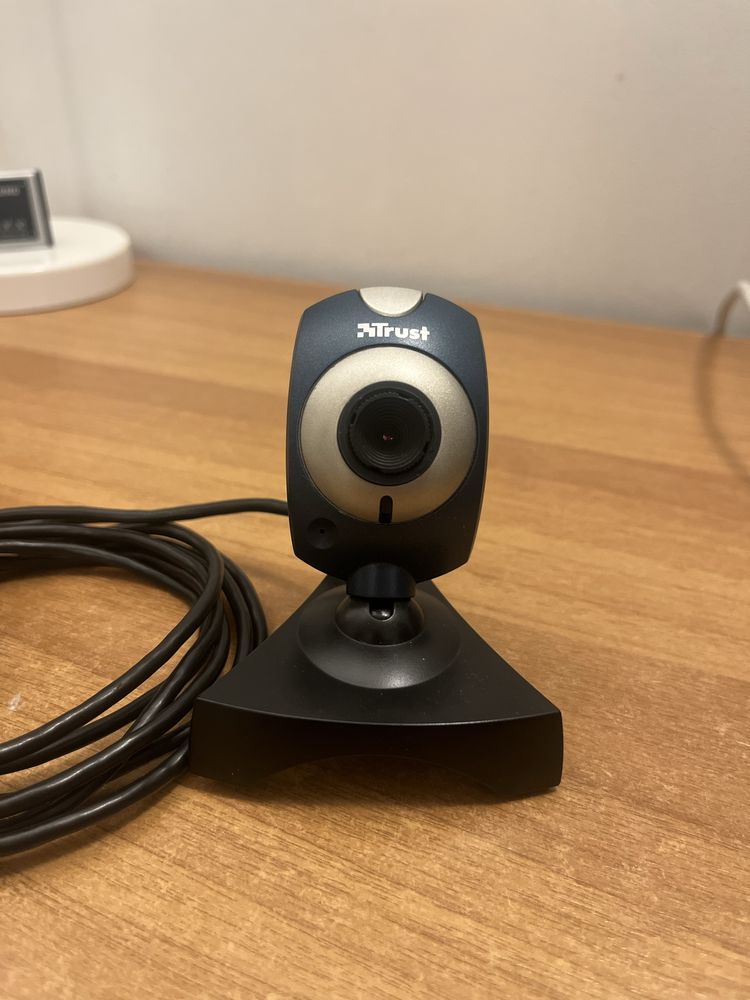 Webcam Trust 14383-02 USB – 5V, compactă, ideală pentru apeluri video