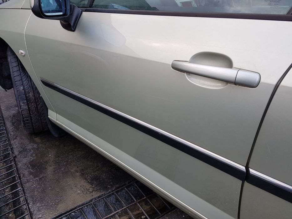Usa / Portiera Stanga Fata Peugeot 407 Break 2004 - 2010 Cod Culoare KCV