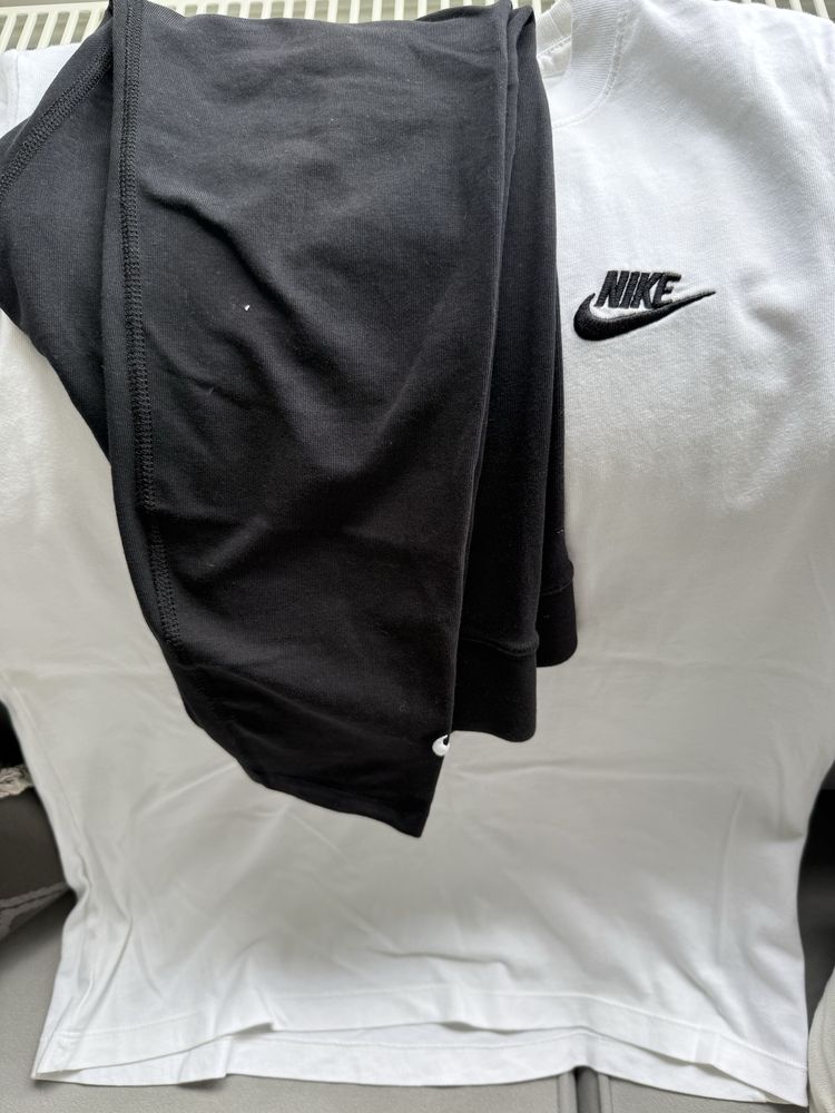 Сет от клин и тениска на nike