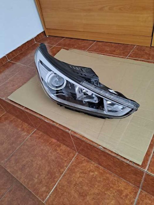 Far dreapta Hyundai i30 an 2017-2020 original cod 92102G4020