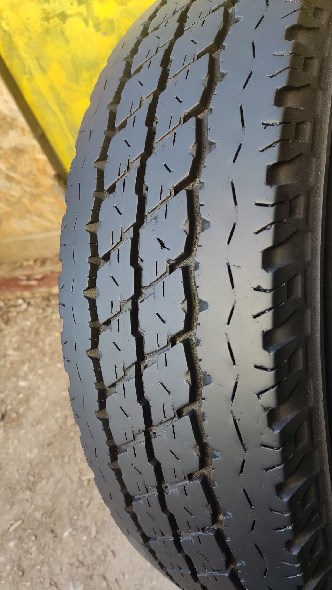 2бр бусови гуми 195/75/16C Bridgestone Duravis 107/105R, 7.4мм грайфе