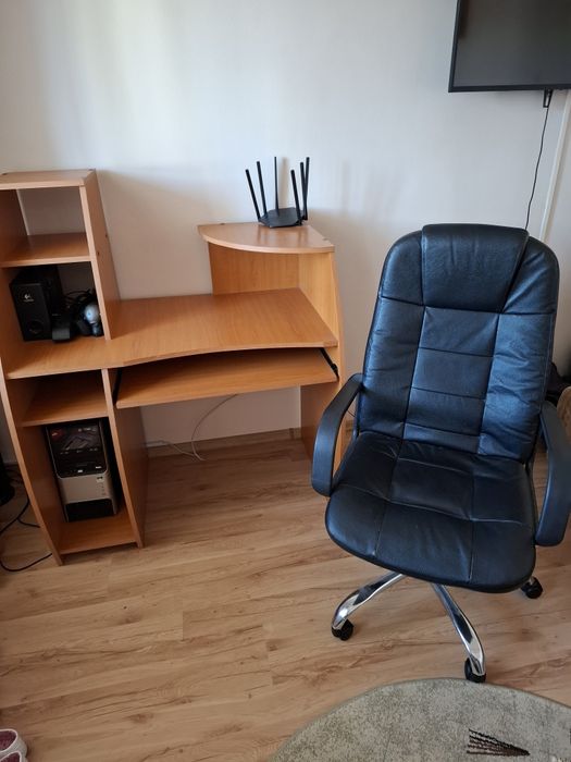 Birou și scaun sau separat