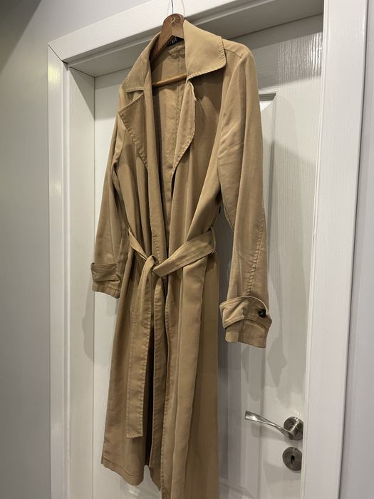 Страхотен Zara