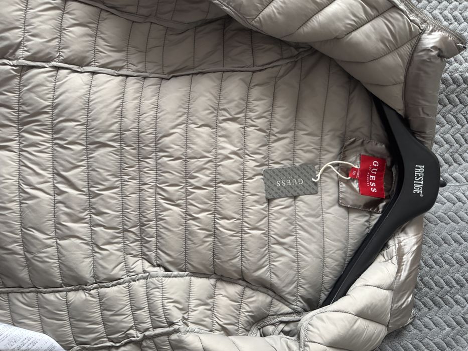 Дамско яке Guess -XS размер