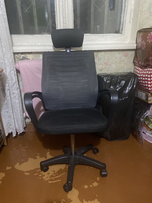 Офисное/уомпьютлрное  кресло Б/У