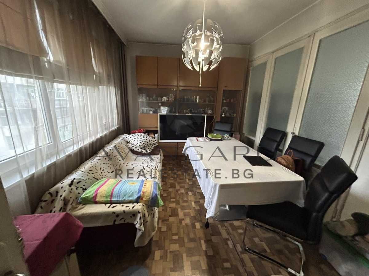 Продава се Тристаен апартамент в Пловдив, Кючук Париж - 100 кв.м за 1750 €/кв.м - Снимка #3