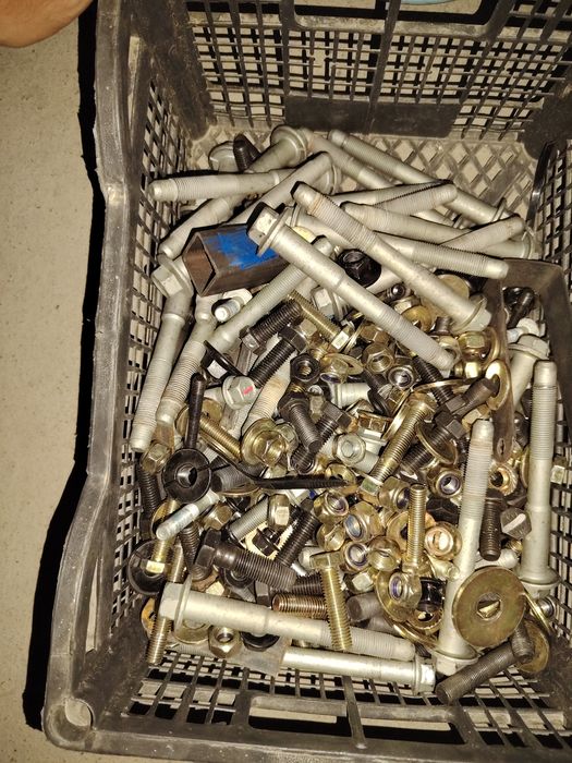 Bolt gayka har xil razmer