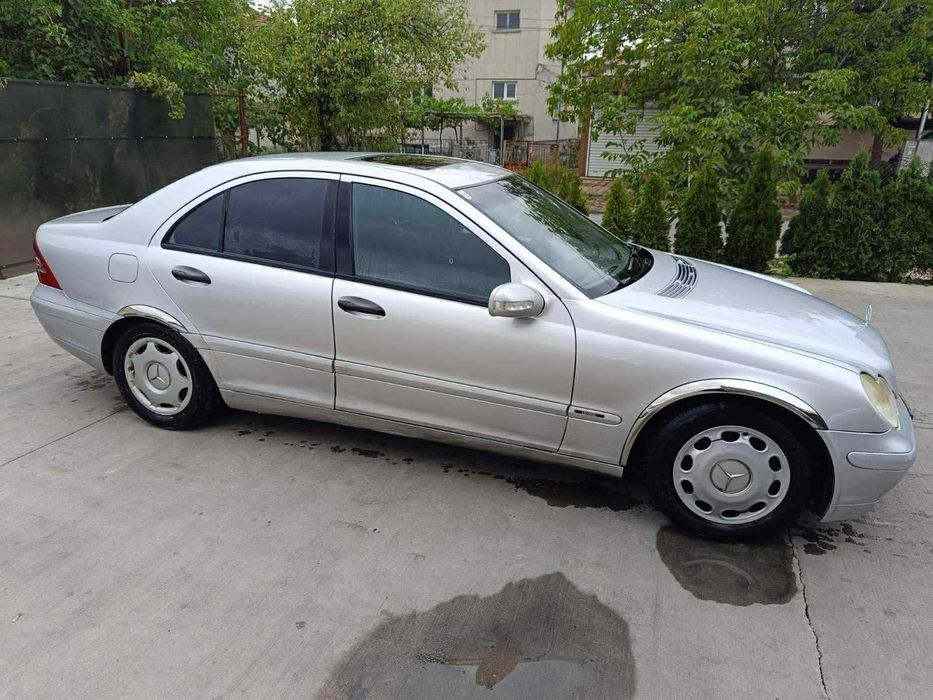 Мерцедес C200 2001г