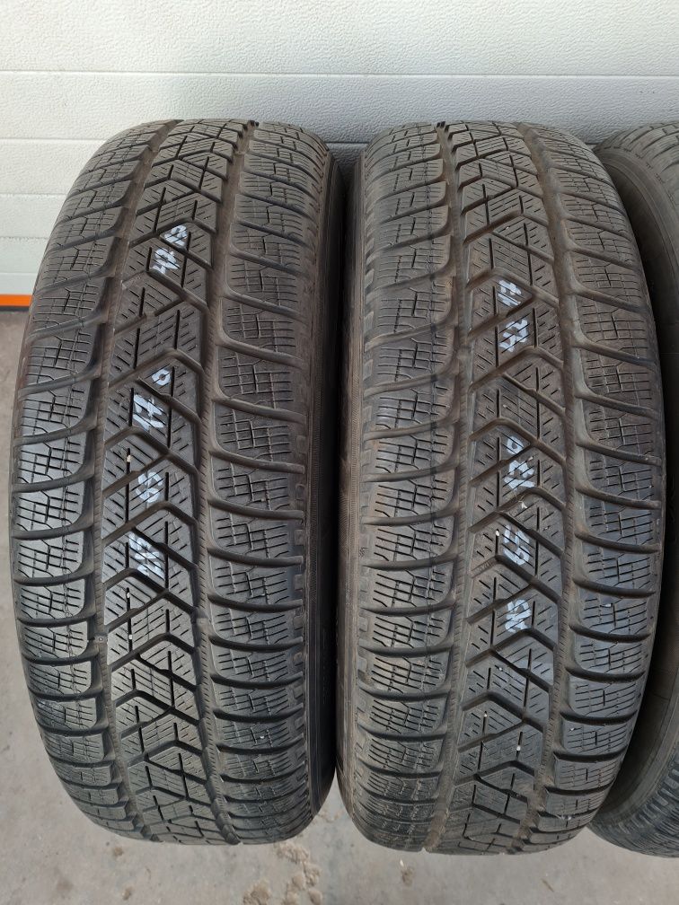 Зимни гуми 4 броя PIRELLIScorpion 215 65 R17 дот 4217