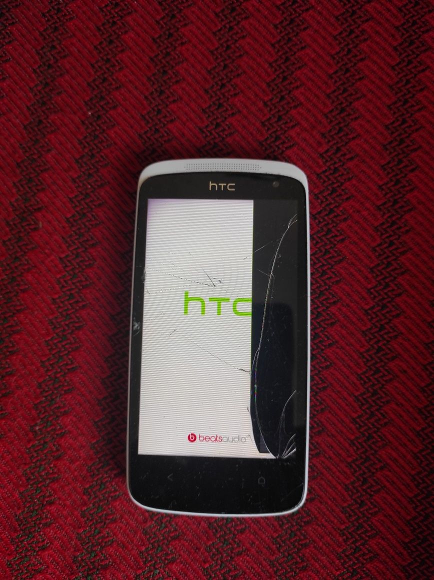 Telefon HTC, defect ecranul, pentru cine doreste sa-l repare, sau pies