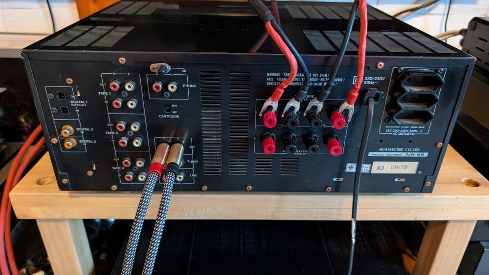 Akai am 69 ( schimb) cap de serie , dac integrat, telecomanda