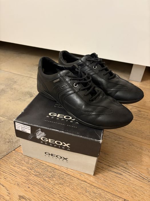 Мъжки есенно-зимни обувки Geox черни кожени 41 размер