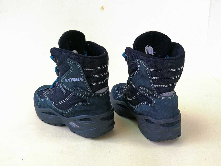 Bocanci copii 31 32 ghete munte Moonboot Lowa Goretex imblaniti