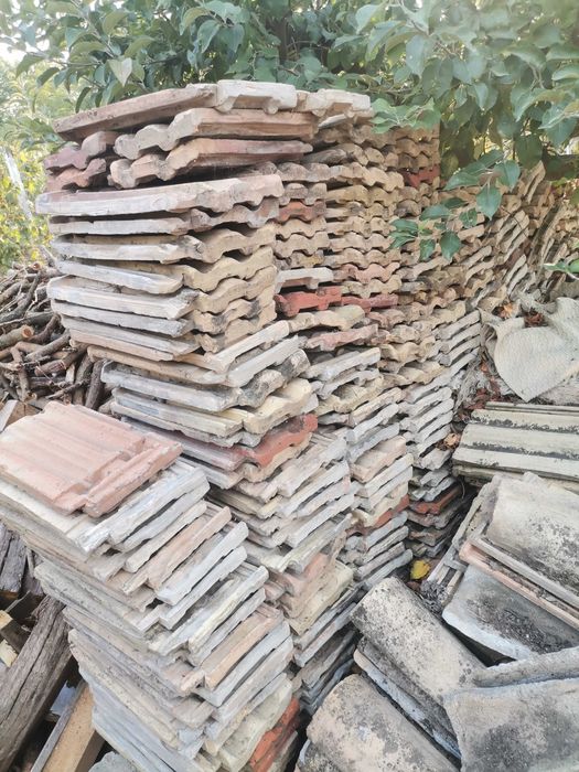 Стари керемиди напълно здрави!