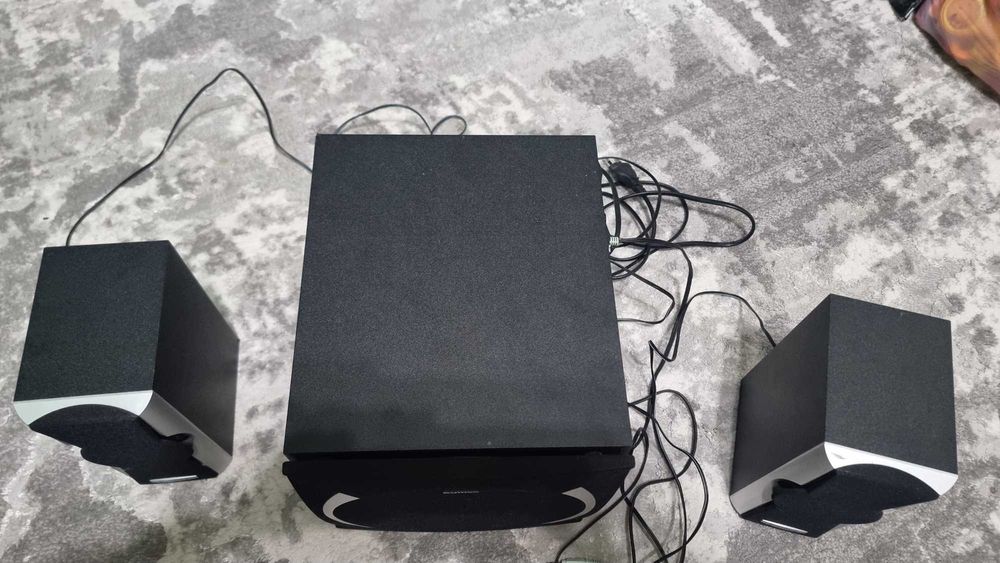 Бас каса с тонколони