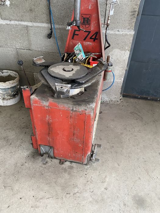 Masina dejantat montat cauciucuri