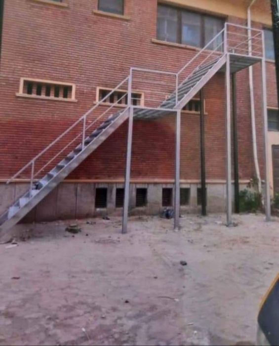 Scari metalice zincate