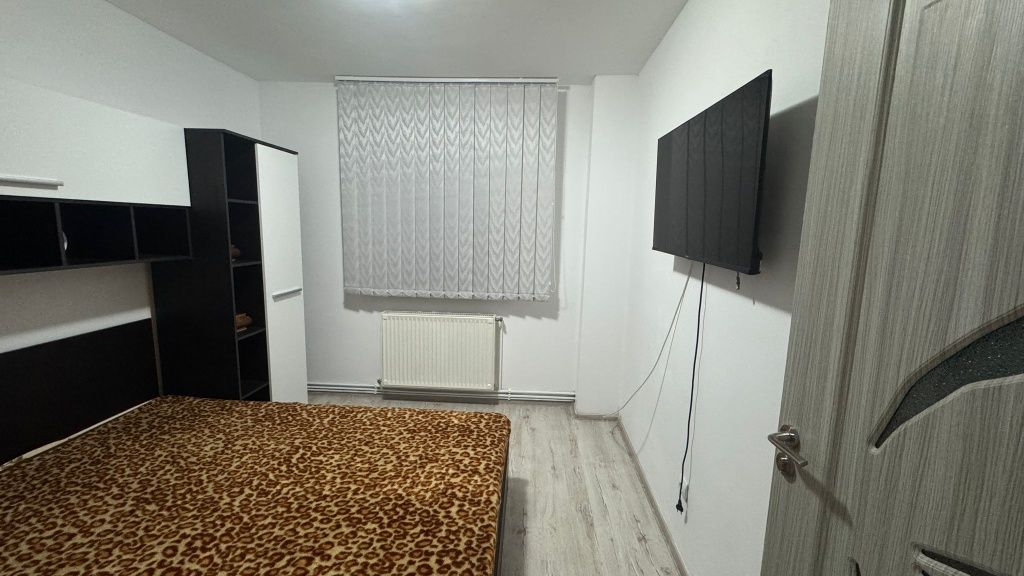 Apartament 2 camere semidecomandat de închiriat