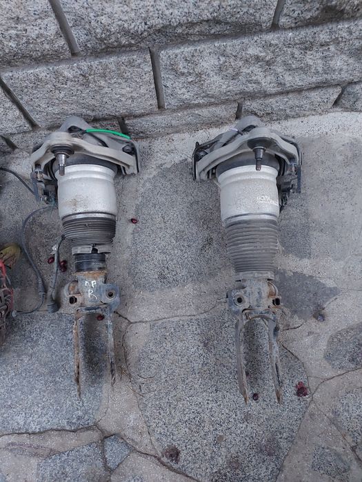 Преден горен носач , въздушна възглавница Ауди Кю 7 , Фолксваген Туаре