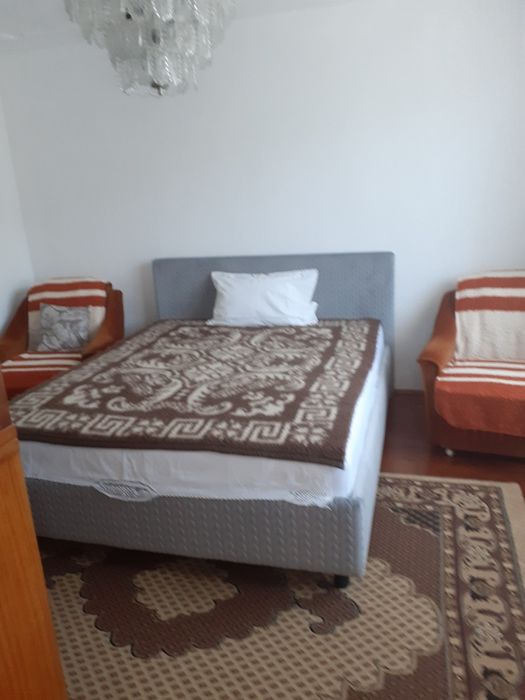 Închiriez garsoniera