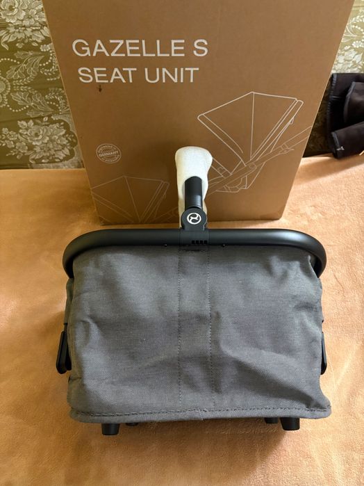 Cybex Gazelle S с две летни седалки и подарък кошница