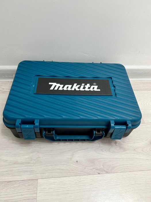 Шуруповёрт бесщеточный фирмы Makita