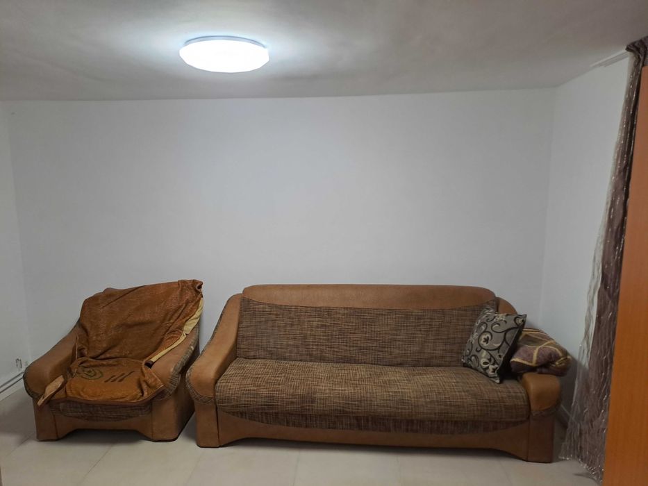 Dau în chirie garsonieră zona ira marasti