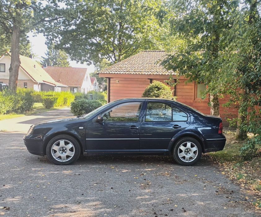 Vând Volkswagen Bora an 2002 motor 1.9 TDI 116 cp 6+1 Trepte