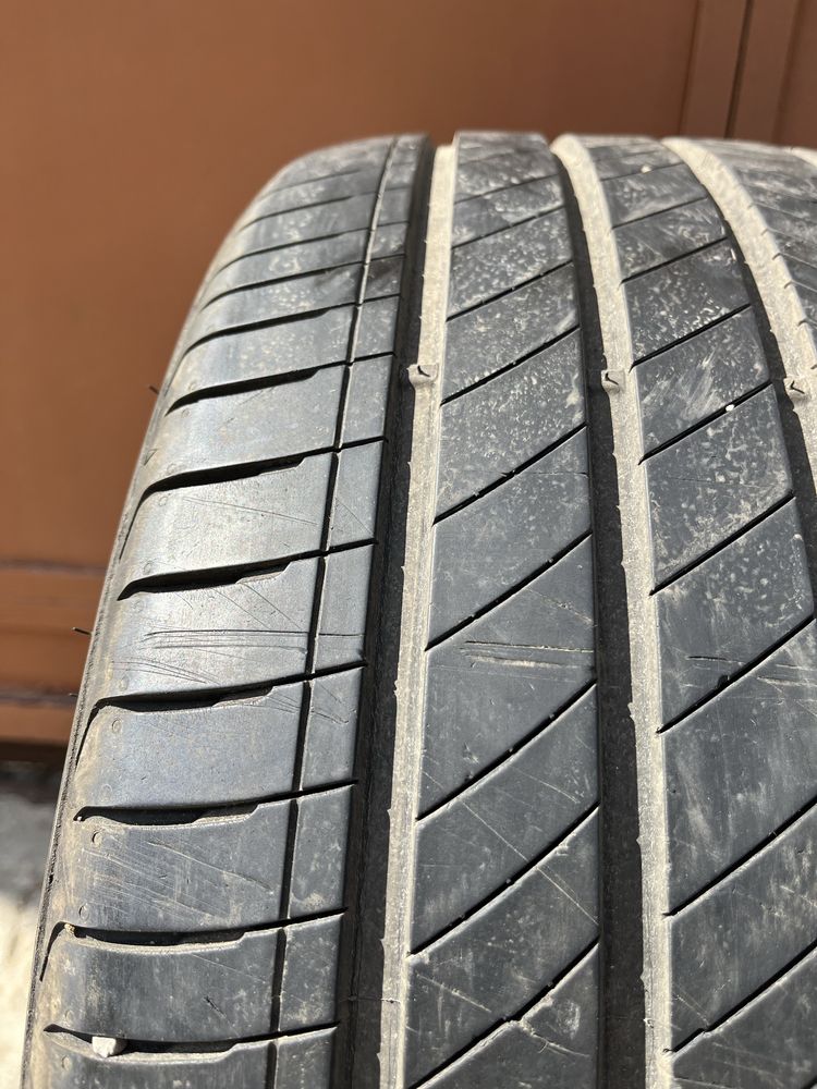 2 бр. летни гуми 275/40/20 Kumho DOT 2921 6 mm