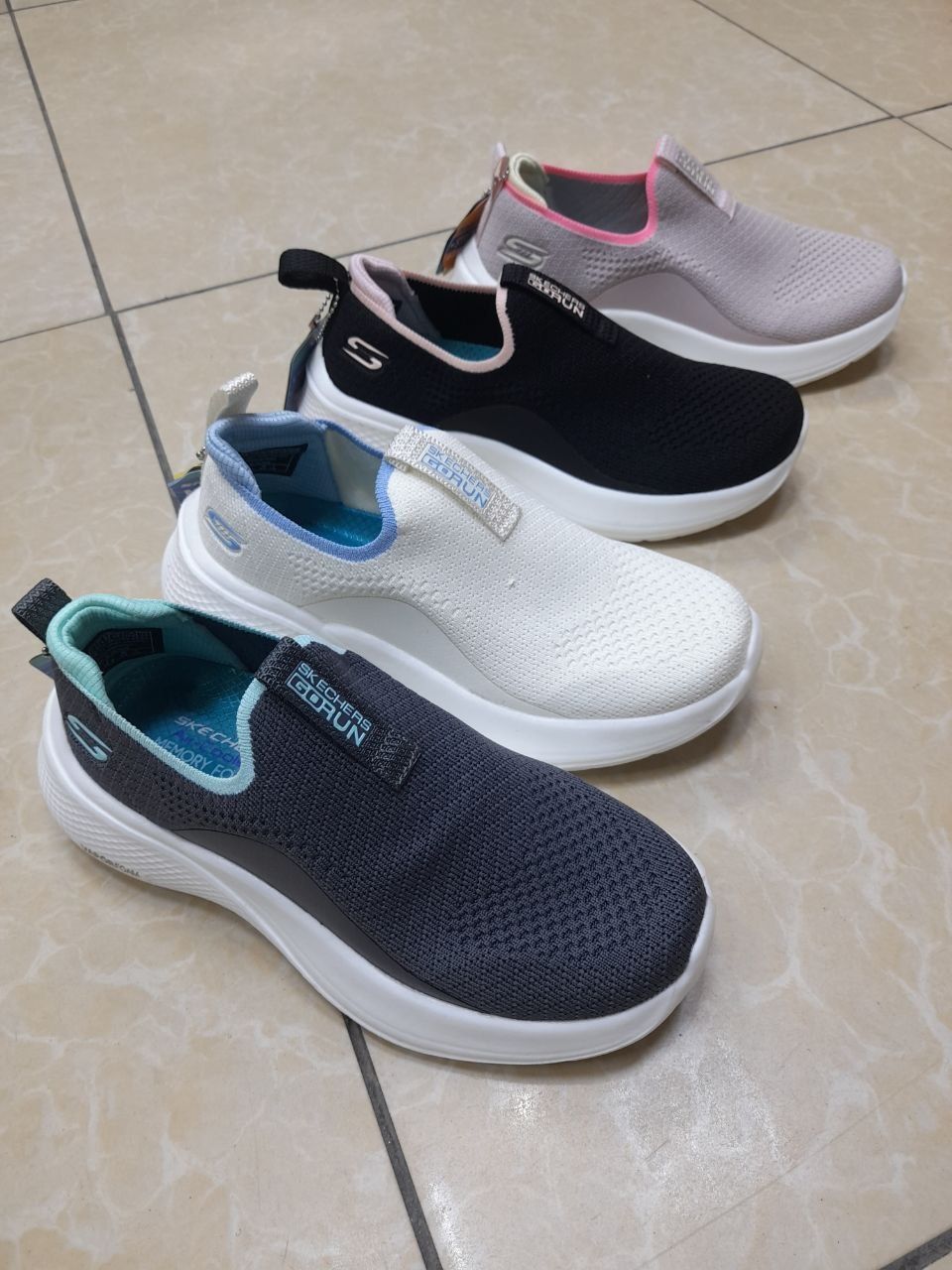 Шагните с легким комфортом в Skechers Ultra Flex 3.0