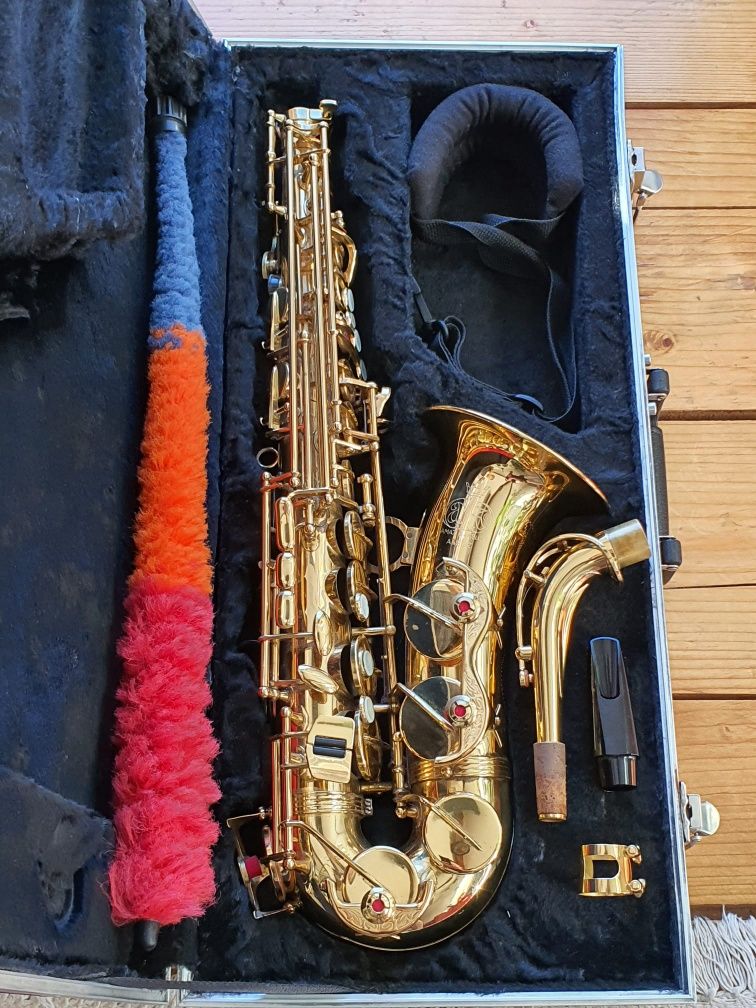 Saxofon alto Amati Kraslice
