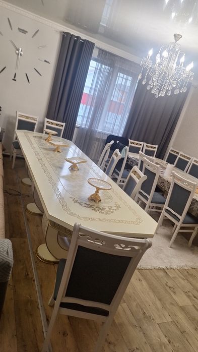 Стол для гостиной