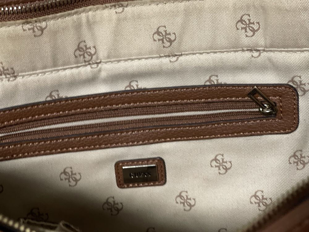 Чанта Guess