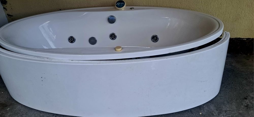 Cada baie cu hidromasaj ovala 200/100