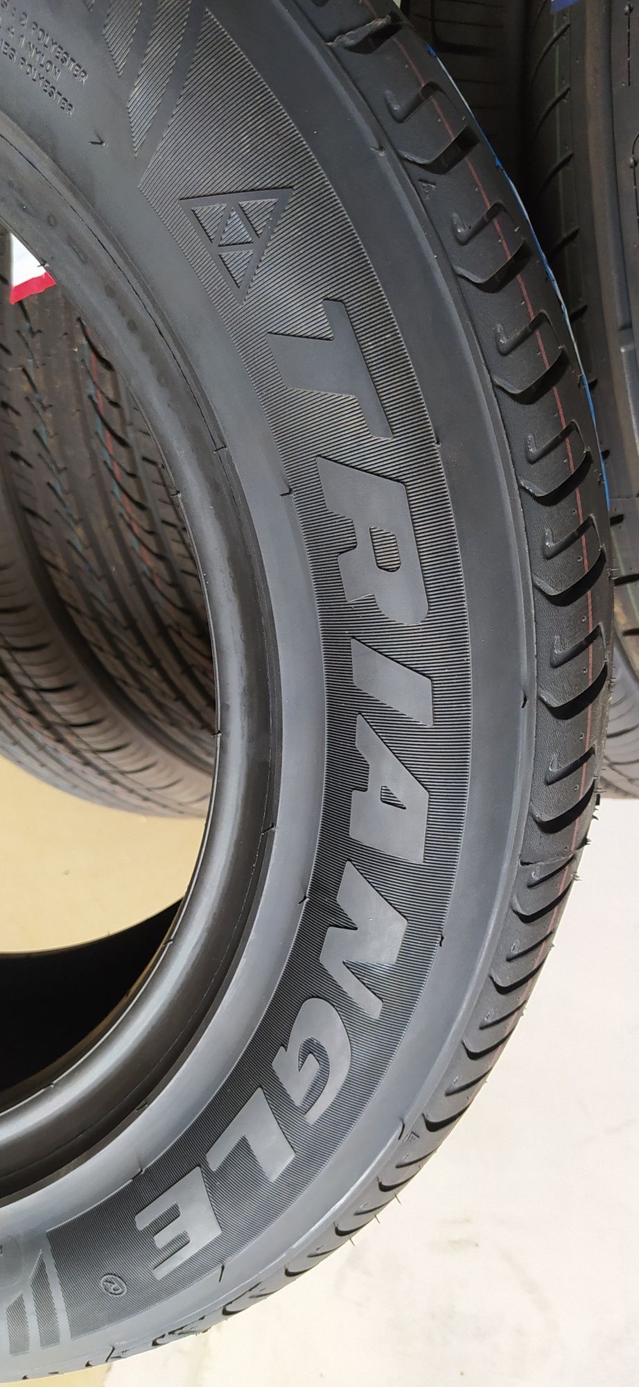 215/60R17. Triangle. TR918