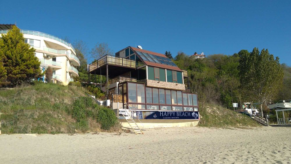 Нова Година или Коледа в къща с ресторант на плажа.